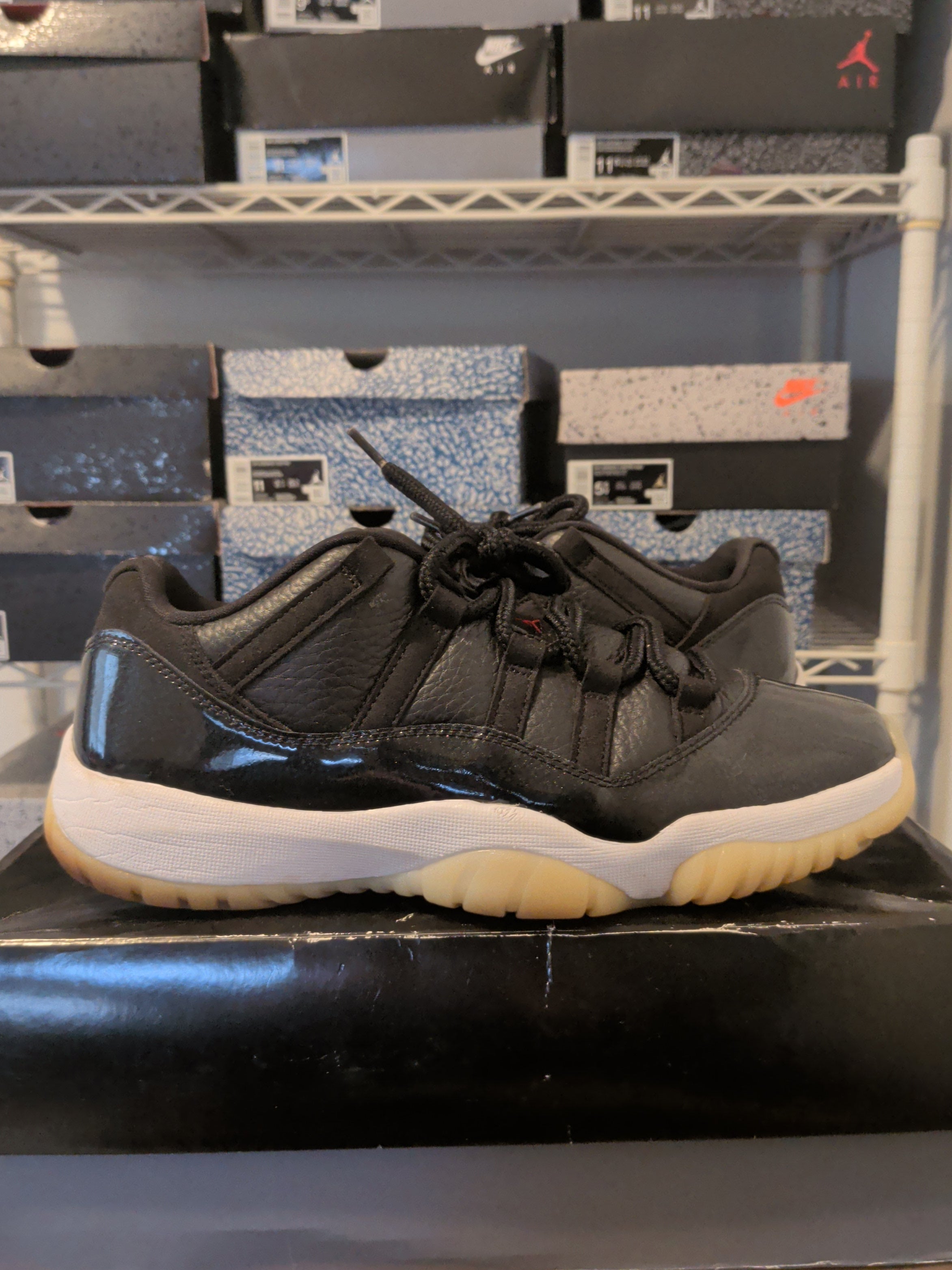 Jordan 11 Low - 72-10 - Pre Owned