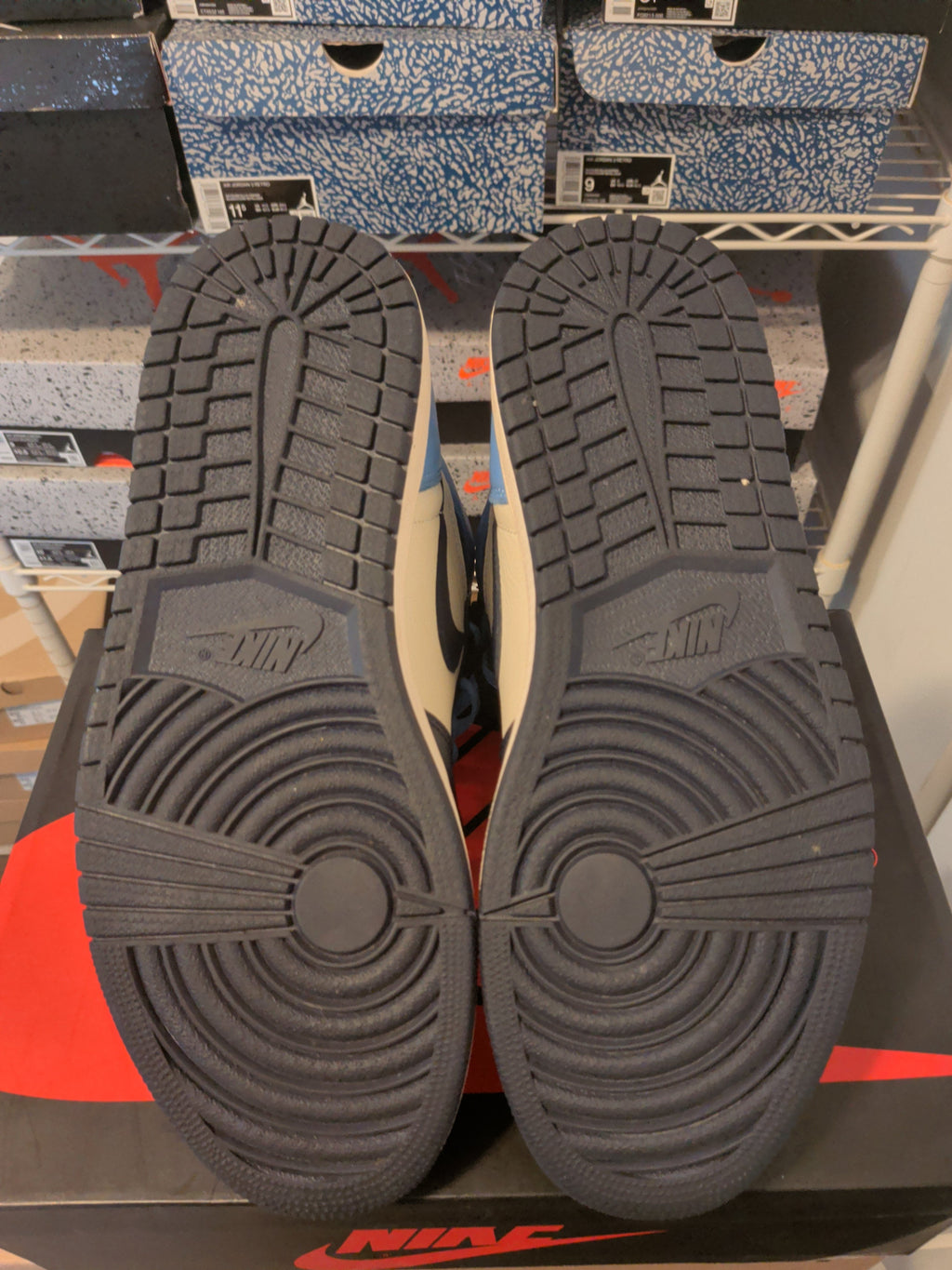 Jordan 1 High - Obsidian - Pre Owned